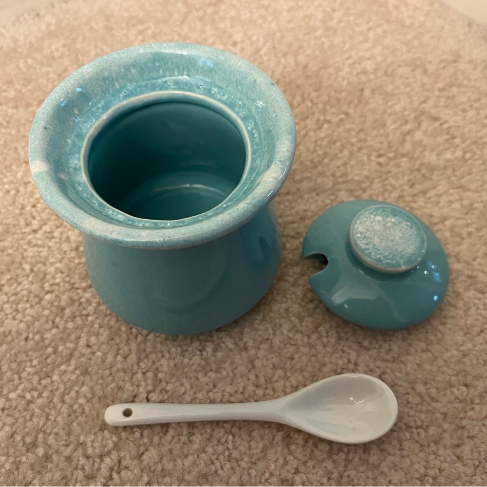 Vintage Crestone Turquoise with white drip edge sugar bowl with lid and spoon. - Picture 6 of 7